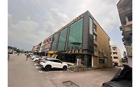 Capital O 91074 Grand World Hotel